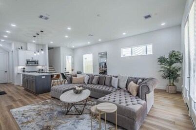 Modern Luxury 3BR Haven I 5Min -> Downtown Houston, NRG & Medical Center