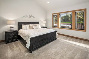 6 bedrooms, iron/ironing board, travel cot, free WiFi