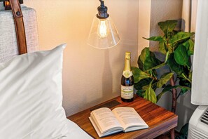 1 bedroom, iron/ironing board, WiFi, bed sheets - Grand Lodge Studio 107 — Pet Friendly, 1st Floor, Hot Tub & Pool (Crested Butte)