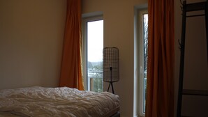 2 slaapkamers, een strijkplank/strijkijzer, wifi, beddengoed