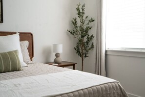 2 makuuhuonetta, silitysrauta/-lauta, vauvan matkasänky, Wi-Fi