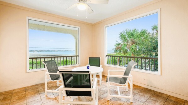 Dining - 1BR Water View, Full Kitchen (St. Augustine)