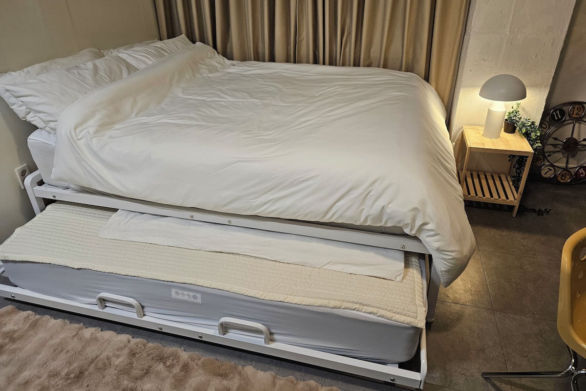 Signature-Studio (Luo Kuma) | Laptopgeeigneter Arbeitsplatz, kostenloses WLAN