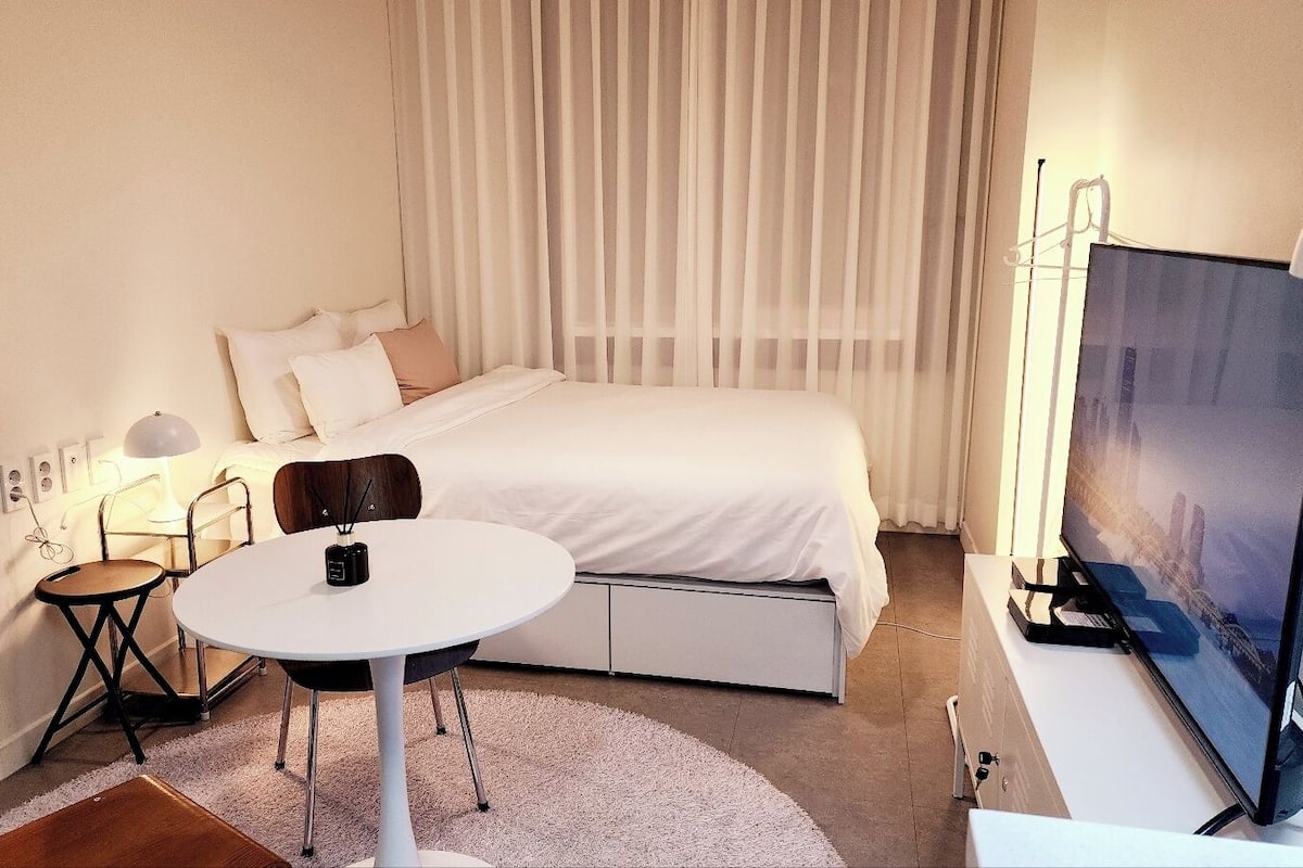 Signature-Zimmer (Luo Puppy) | Laptopgeeigneter Arbeitsplatz, kostenloses WLAN