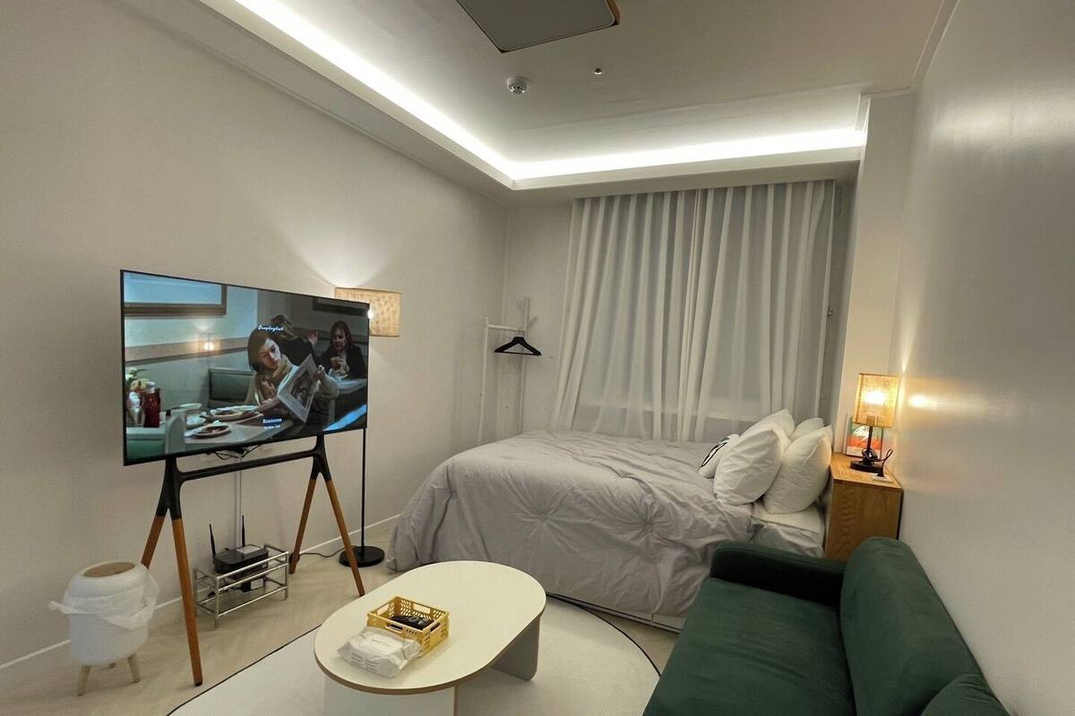 Luo Shiva Signature | Laptop workspace, WiFi (free)