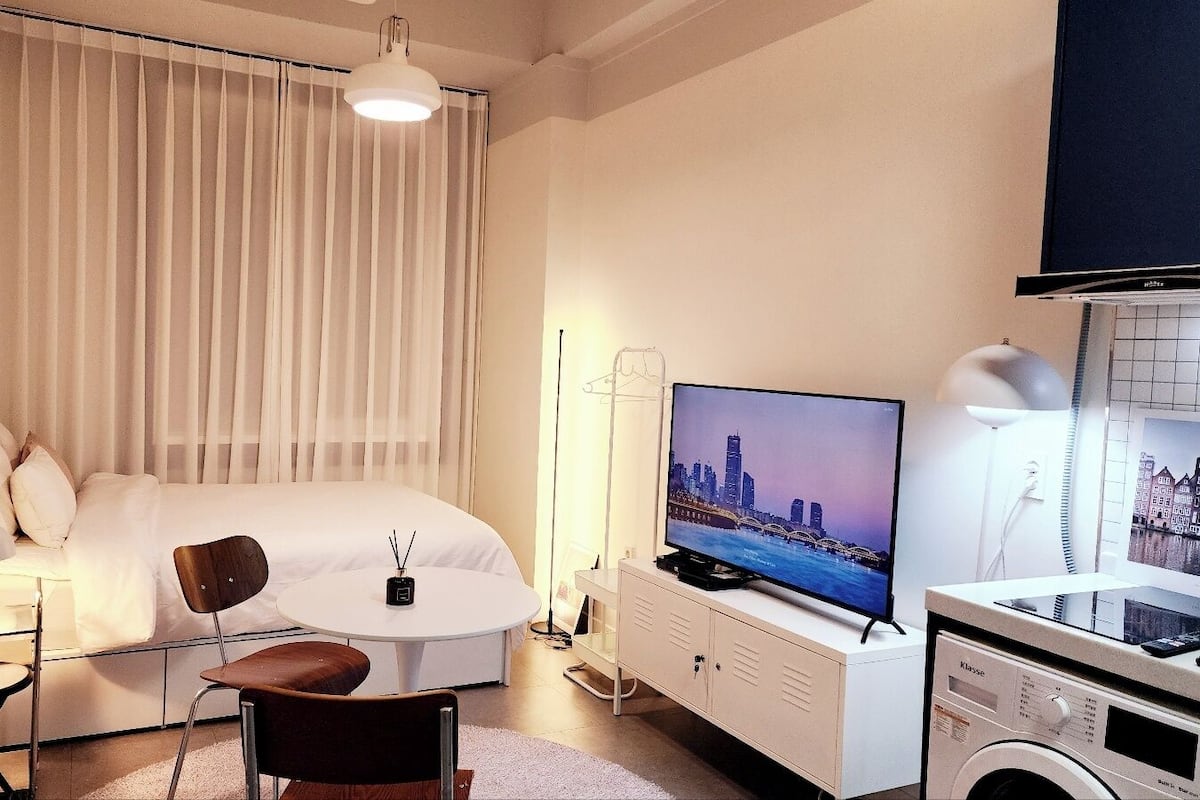 Signature kamer (Luo Puppy) | Een laptopwerkplek, gratis wifi