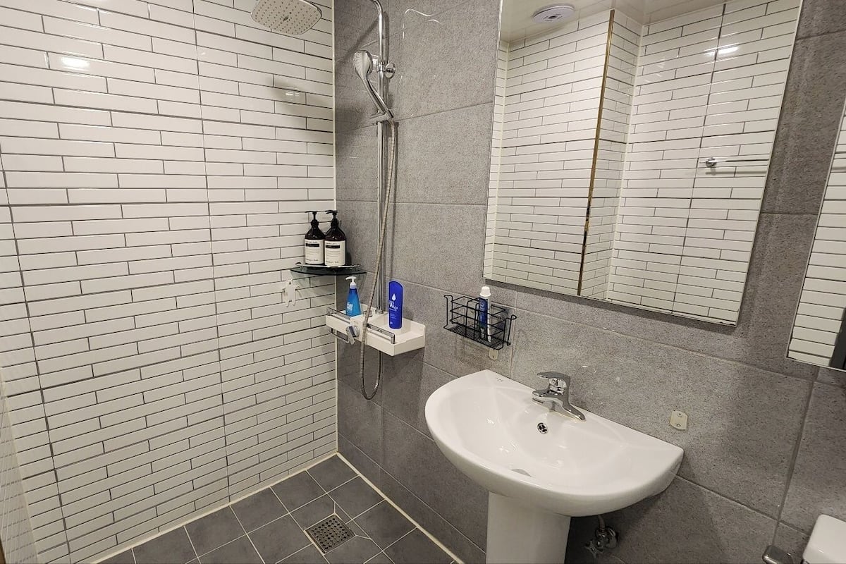 Signature-Zimmer (Luo Puppy) | Laptopgeeigneter Arbeitsplatz, kostenloses WLAN