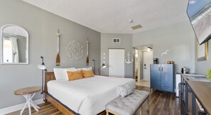 واي فاي مجانًا وملاءات أسرّة