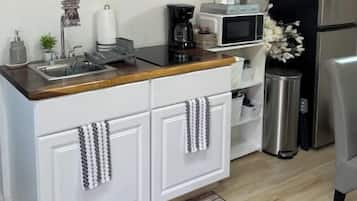 Fridge, microwave, stovetop, coffee/tea maker