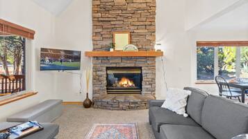 TV connectée, cheminée