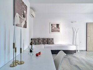 Apartment, Balcony, Sea View | In-room safe, free WiFi, bed sheets - Villa Irini (Paros)