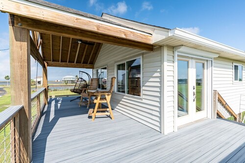 Lazy Lagoon - Budget friendly bayside home with amazing views!
