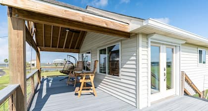 Lazy Lagoon - Budget friendly bayside home with amazing views!