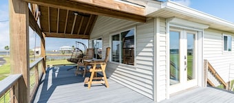 Lazy Lagoon - Budget friendly bayside home with amazing views!