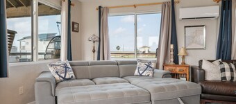 Lazy Lagoon - Budget friendly bayside home with amazing views!