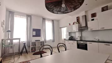 Apartment, Courtyard View | Private kitchen | Espresso maker, coffee/tea maker, electric kettle, toaster
