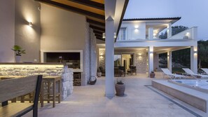 Outdoor dining - Villa Casta Diva in Viskovici (Viskovici)