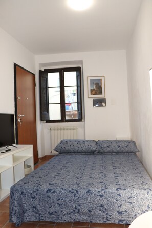 1 bedroom, WiFi, bed sheets - Aura Apartment, Elegance at the Foot of the Castle   (Bracciano)