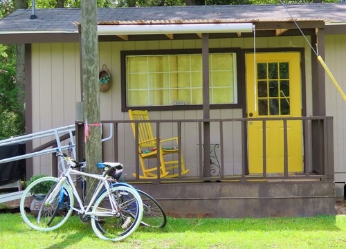 Charming 1-bedroom house with WiFi and AC in Glenwood