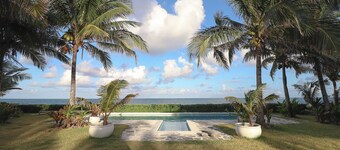 Hummingbird Cottages-An Oceanfront Retreat Located in Hope Town