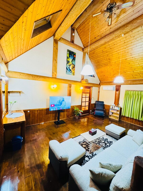 Familjevilla | Vardagsrum | Platt-tv