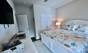 5 bedrooms, WiFi - Bayside Resort * 1 Small Dog Allowed: Luxury 5BR B (Selbyville)