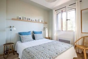 3 bedrooms, iron/ironing board, travel cot, WiFi