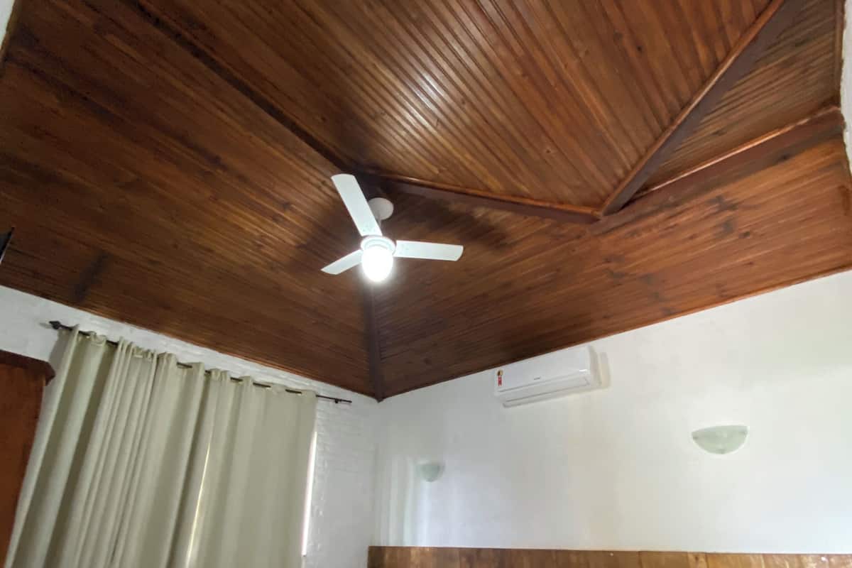 1 bedroom, desk, laptop workspace, free WiFi