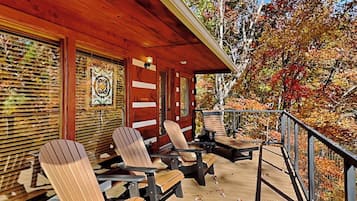 Studio (3 Bedrooms) | Property amenity