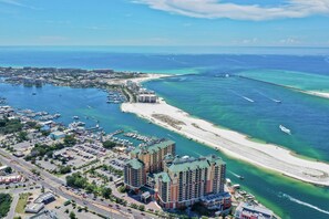 Beach nearby - đWinter Snowbird Deal! JanâFeb~Crab Island & Gulf Views~3BR Emerald Grande W625 (Destin)