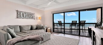 Pet-Friendly 3-bed 3-bath ocean front townhome with WiFi, fitness room