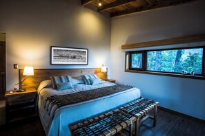 Superior House, Lake View | 2 bedrooms, in-room safe, desk, blackout curtains - Parque Lonconao (Futaleufú)