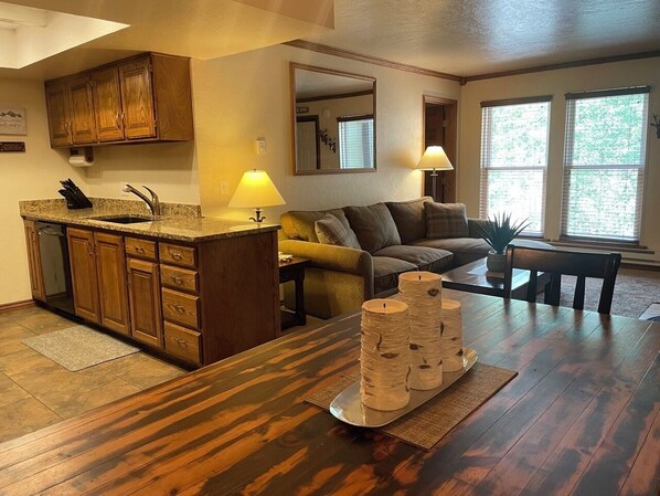 Una Smart TV, una chimenea