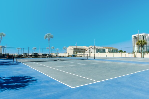 Condo, Multiple Beds (Regency Towers 1212) | Sport court