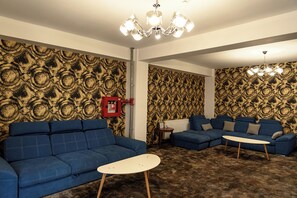 2 bedrooms, in-room safe, desk, laptop workspace