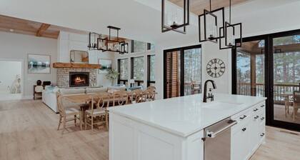 Trout Lake, WFC |Swimming| Hot Tub| Kayaks