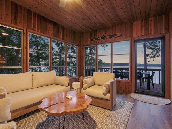 Smart TV, fireplace, offices
