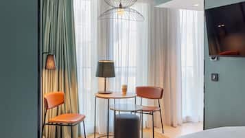 Twin Studio | In-room safe, blackout drapes, soundproofing, iron/ironing board