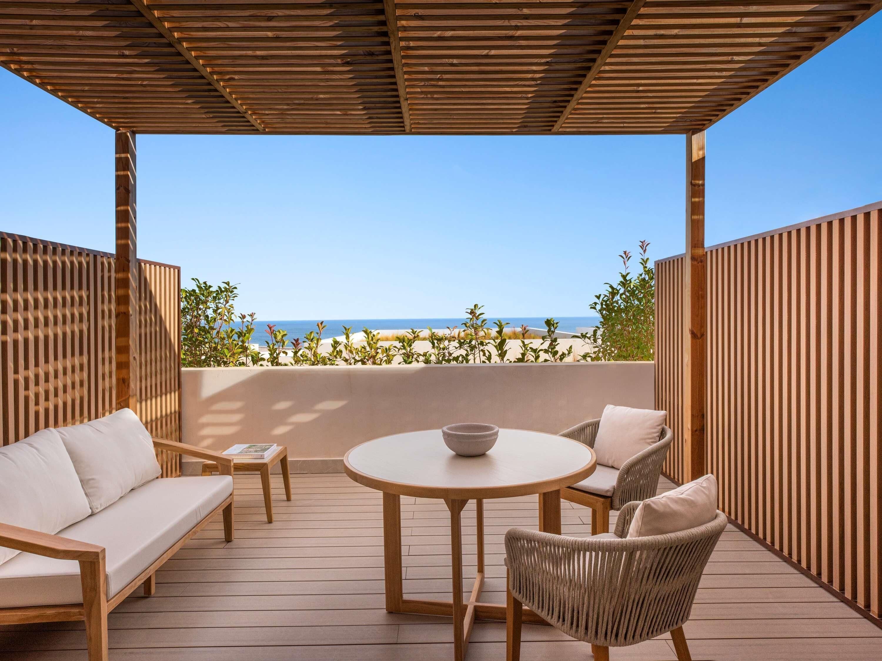 エジプト綿のシーツ、高級寝具  、ピロートップベッド、ミニバー