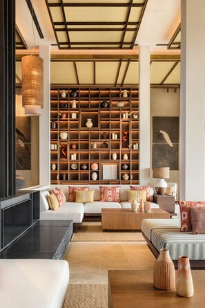 2 bars/lounges, lobby lounge - Fairmont La Hacienda Costa del Sol (San Roque)