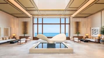 3 Bedroom Sea Front Suite 2 King 1 Queen, with Pool | Egyptian cotton sheets, premium bedding, minibar, desk