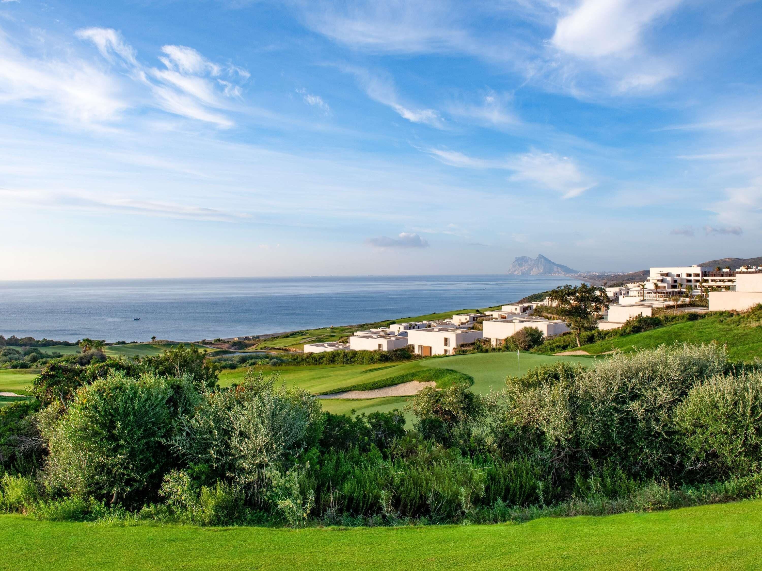 Levante 4 Bedroom Villa 4 King, Sea and Golf Views, 2 Private Pools | Egyptian cotton sheets, premium bedding, minibar, desk