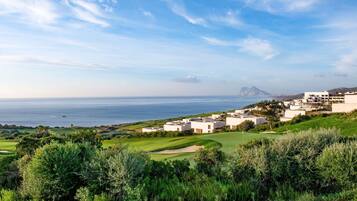 Levante 4 Bedroom Villa 4 King, Sea and Golf Views, 2 Private Pools | Egyptian cotton sheets, premium bedding, minibar, desk