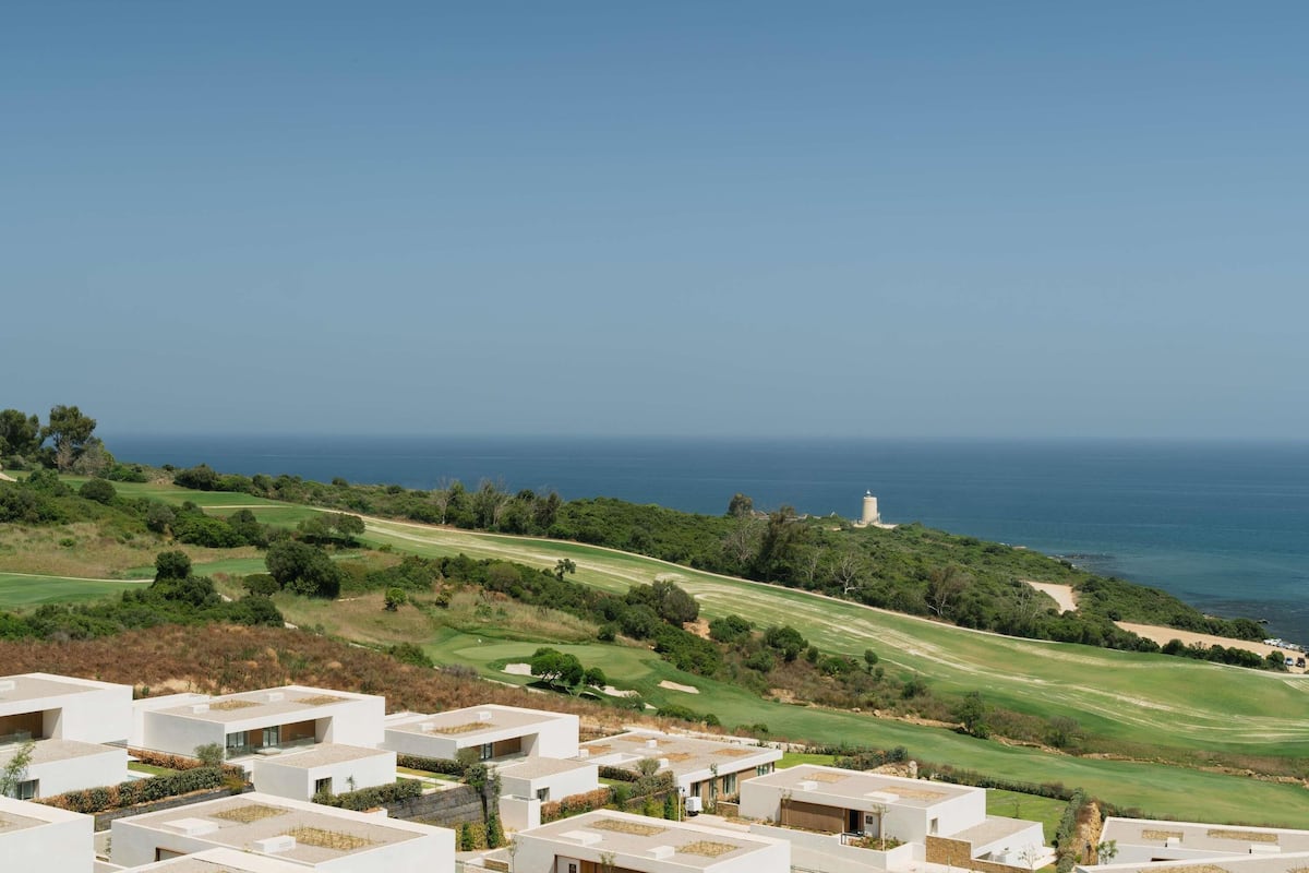 Levante 4 Bedroom Villa 4 King, Sea and Golf Views, 2 Private Pools | Egyptian cotton sheets, premium bedding, pillowtop beds, minibar