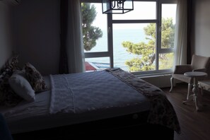 Comfort Double Room, Sea View | Down comforters, minibar, desk, laptop workspace - Sahil otel (Ünye)