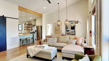 House (3 Bedrooms) | Property amenity