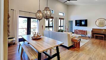 House (3 Bedrooms) | Property amenity