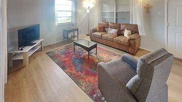 House (2 Bedrooms) | Front of property