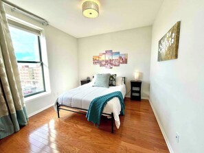 1 soverom, skrivebord, strykejern/-brett og wi-fi