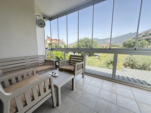 Property grounds - NEW LISTING! FAMILY FRIENDLY 4 BEDROOM ACCOMMODATION RIGHT IN CENTRE OF DALYAN! (Dalyan Mahallesi)